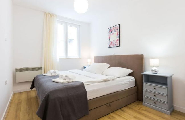 Cultural Haven Central Two Bedroom Apartment in Zadar With City Views - Foto 3