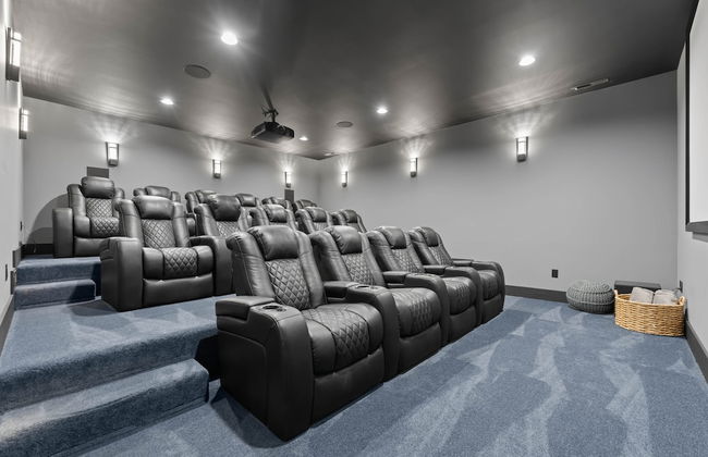 Blue Heron by Avantstay Lakefront Dock Pool Theater Sleeps 22 - Foto 47