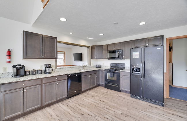 Sycamore Cove by Avantstay Hot Tub Game Rooms - Photo 18