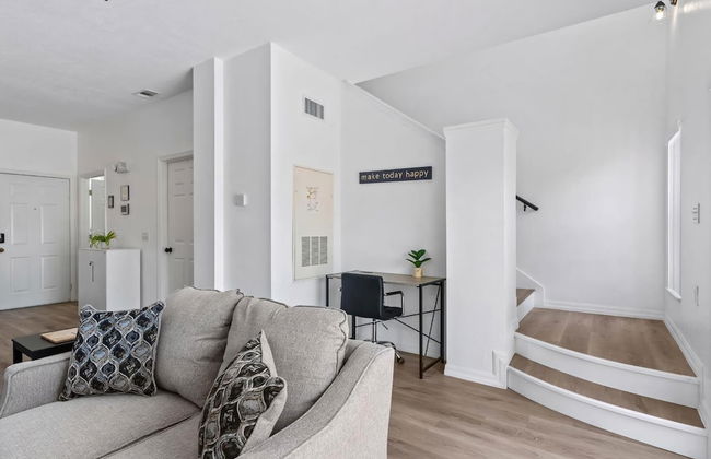 Amazing 3BR 2BA Townhome With Lake View at Terra Verde! - Foto 31