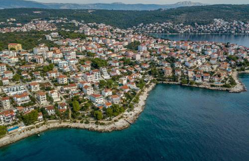 Holiday home Lola, sea on a palm! HEATED POOL - Photo 14