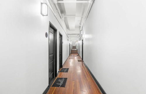 Knockout Loft- Near Plant Riverside - Foto 11