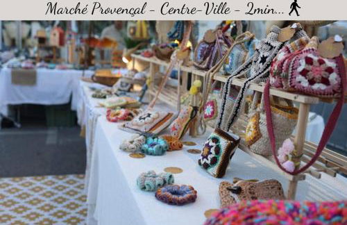 SPÉCIAL COUPLE & FAMILLE - Lit Queen Size - NETFLIX - Climatisation - Terrasse Plein Sud - 2 min Centre-Ville - 6 min Mer - Wifi 400 Mbits Parking privé - OFFRE SPÉCIALE - Foto 22