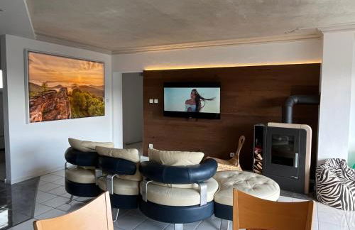 SUNRISE mit großer Terrasse und Weitblick - Photo 1