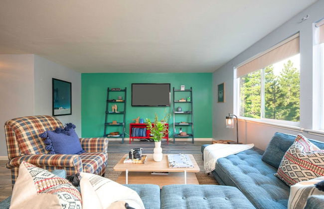 Alpine Bay by Avantstay 5mins To Diamond Peak Skiing w/ Expansive Deck - Foto 16