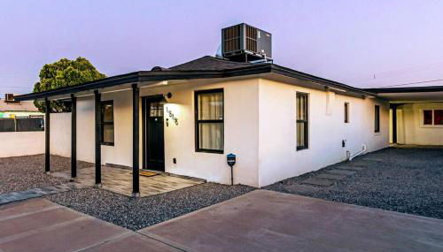 Phoenix Retreat - 2 Bedroom Home with King-Size Bed - 3 Smart TVs - 10 min from Airp - Unit A - Foto 2