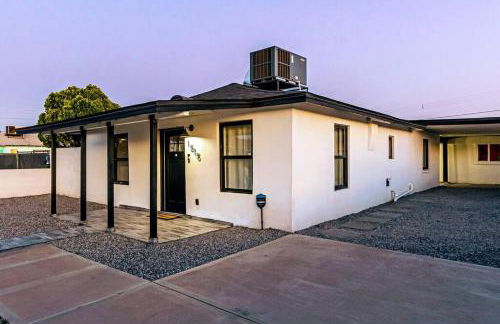 Phoenix Retreat - 2 Bedroom Home with King-Size Bed - 3 Smart TVs - 10 min from Airp - Unit A - Foto 2