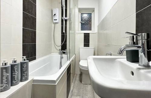 Gorgeous Graceful Getaway w Gazebo - Tylorstown - Foto 6