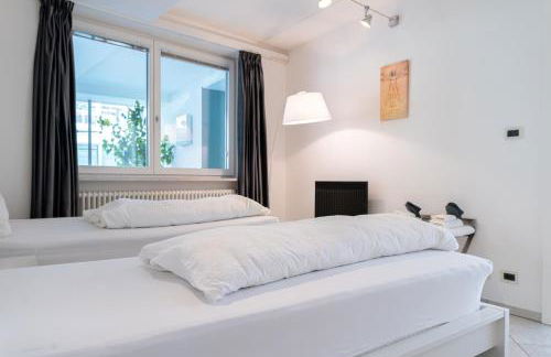 Artist House - Photo 20