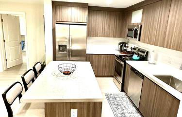 Modern Cozy 2 bedroom FREE Parking & High Speed Wifi - Foto 8