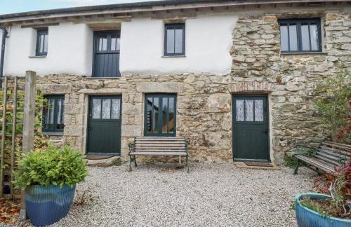 Coombe Barn - Photo 1