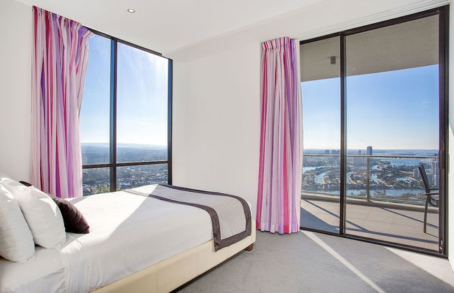 Mantra Circle on Cavill - Photo 8