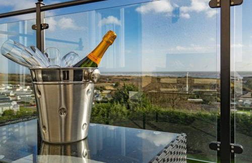 Pendine Sands Edith Villas - a luxury seaside home with beautiful sea views - Photo 26