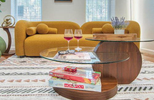 Bushwick Gem with Spacious King Bed, 2 Baths with Modern Kitchen & Steps to train - Foto 2