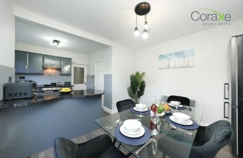 3 Bedroom Luxe Living for Contractors and Families by Coraxe Short Stays - Foto 39
