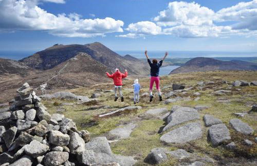 Moneydarragh Cottage with uninterrupted mountain and sea views- Hot tub available for hire at extra cost - Photo 40