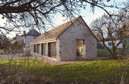 High Cogges Farm Holiday Cottages - The Cart Shed - Photo 23