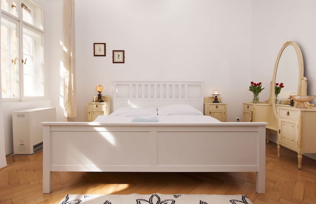 Prague Siesta Apartments - Photo 6