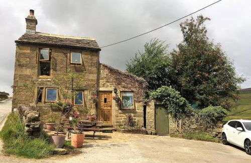 Bijou Cottage in Brontë Country with Wood-burning Stove & Hot Tub Spa - Foto 3