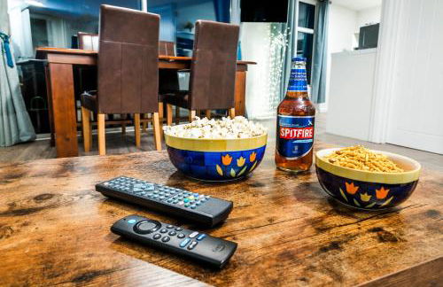 RIVER RETREAT- near Holloway U, Thorpe Park and Heathrow airport - Foto 53