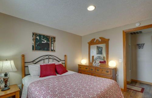 Snowed Inn Cozy Winterplace Ski-InandSki-Out Cabin - Foto 15