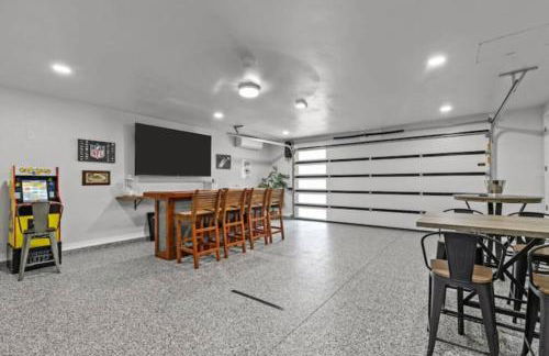 Relax! Pool/HotTub/TheaterRoom/Sleeps 15! - Foto 31