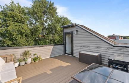 Elegant 2BR-2BA Spacious Escape with Rooftop Near NYC - Foto 26