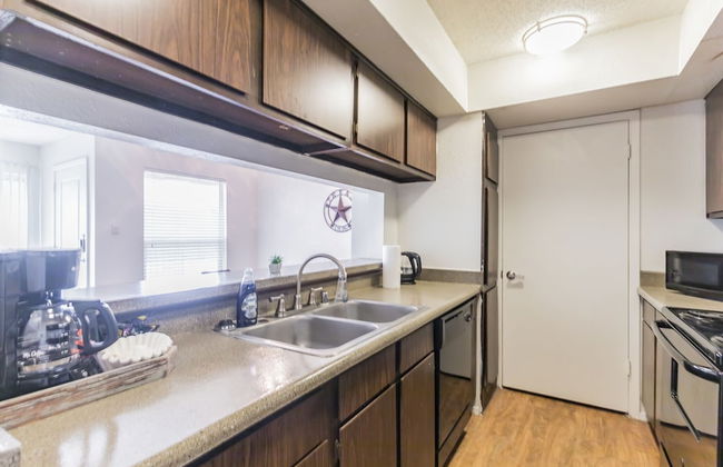 The Relaxing Suites of Midland - Photo 37