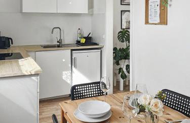 MEGHA Living - 2 Zimmer Appartments mit Küche - Zentral - Foto 5