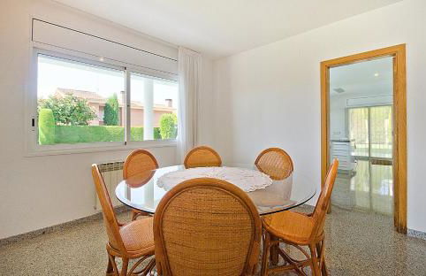 R11 Casa Blanca con gran jardin y piscina - Photo 12