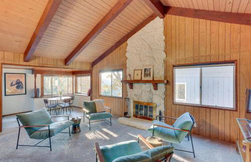 Crestline Cabin Mountain Views and Fire Pit! - Foto 2