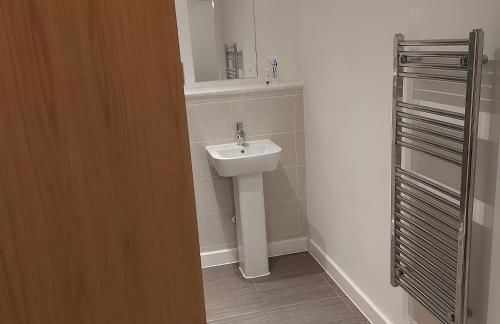 Ensuite Double Bedroom, Live in landlord - Foto 6