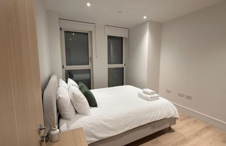 Deluxe 2BR Flat with Cinema, Gym, Parking & Games - Foto 5