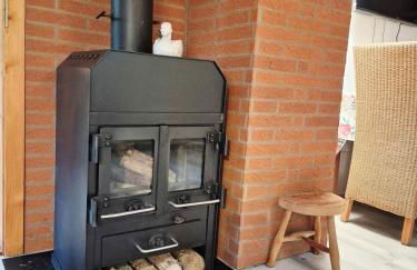 Idyllisch & ruhig - gemütliches Ferienhaus im Wald Hunde willkommen, in Hatten, nahe Oldenburg - Foto 2