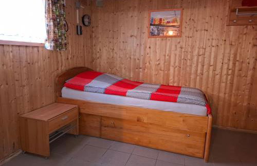 Gästezimmer Monika für Radtouristen, Geschäftsreisende und Monteure mit eigenem Bad im Souterrain - Photo 2