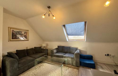 Egham Modern Two Bedroom Apartment - Foto 13