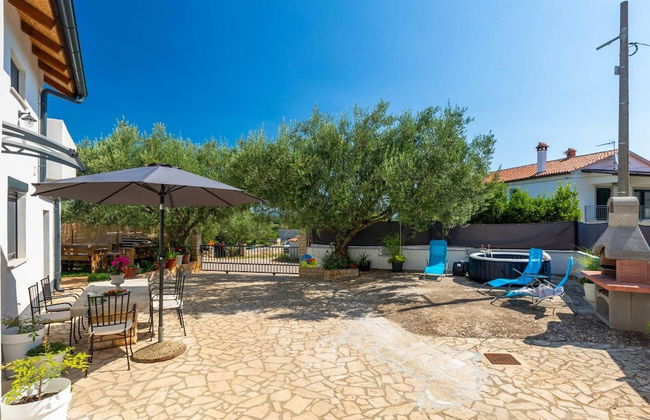 Adorable Home With Private Garden and Bubble Bath - Foto 28