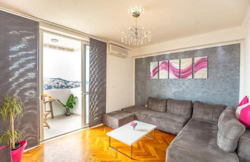 Skyscraper Apartment- Free parking included - Foto 12