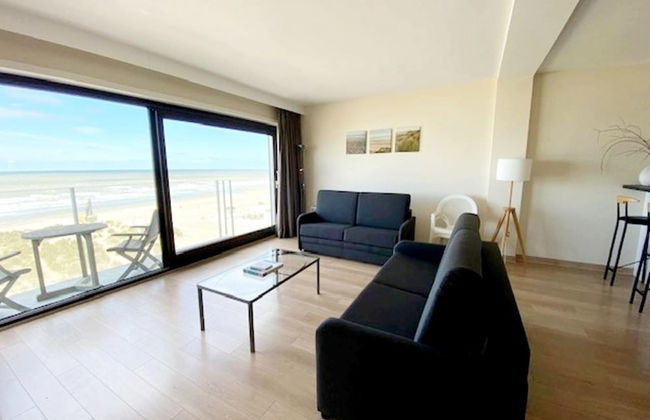 Couple Stay Near Beaches - Photo 1