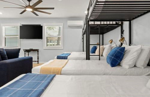 5BR 3.5BA Waterfront Boat, Dock and Kayaks, Lake McQueeney by Austin Vacay - Foto 45