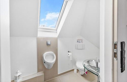 ZF03 Apartment für Monteure Stuttgart Zuffenhausen - weitere Schlafzimmer für zusätzliche 15 Personen im Haus vorhanden und an weiteren Standorten LS-CrewComfort - Foto 3