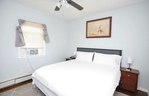 Spacious Home with Parking, Laundry - Near RU, RWJ, NJ Transit - Foto 37