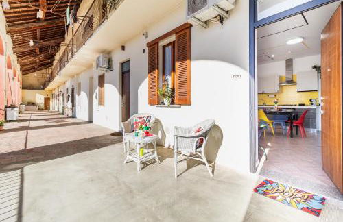 Black & White or Pop Art - Design Apartments with Parking & WiFi - Photo 58