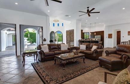 Movie Theater, Game Room, Pool, Hot Tub, & Views Villa Toscana by Avantstay - Foto 4