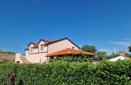 Villa Verbena - Photo 2