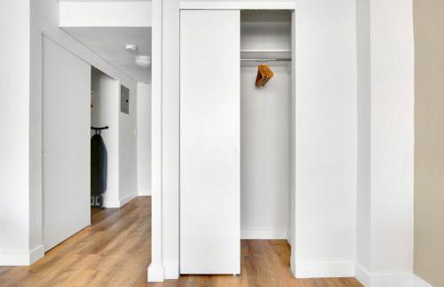 Midtown E 1BR w DM Elevator nr Bloomingdales NYC-867 - Photo 12