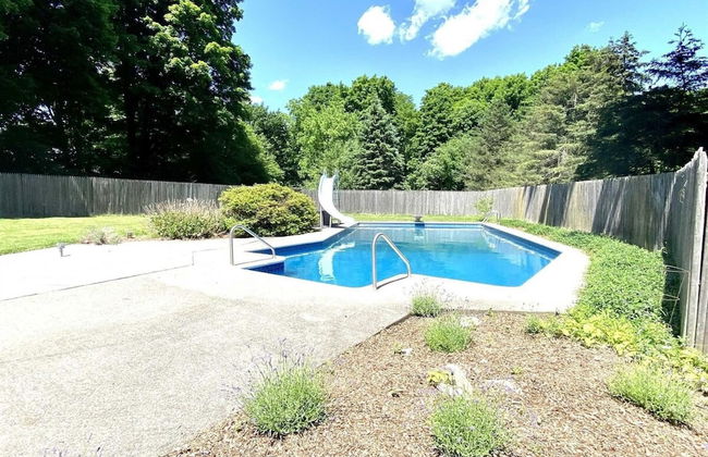 HV Spacious Retreat w Pool No Cleaning Fee - Foto 18