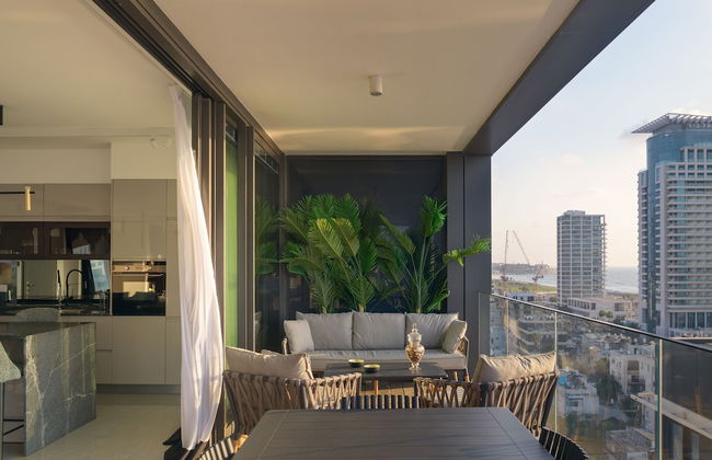 Luxury with Terrace & Sea View by FeelHome - Photo 20