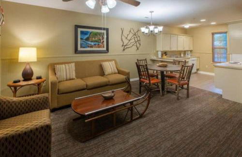 Beautiful 2BD condo in lakefront resort with lots of outdoor onsite activities - Foto 9