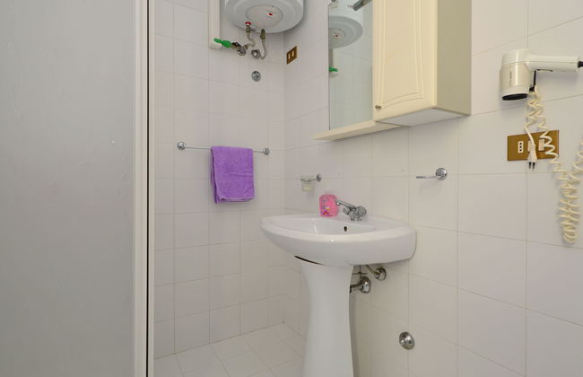 2 bedroom Apartment in Lignano Sabbiadoro with swimming pool and garden - Photo 13